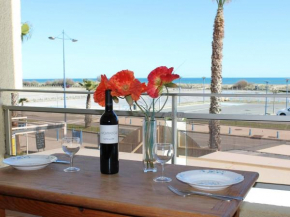 Studio en Front de Mer à Saint-Pierre-la-Mer avec Loggia - 100m de la Plage, 200m du Centre - FR-1-229D-61